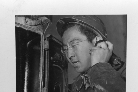 Japanese Americans on the telephone (ddr-densho-188-14)
