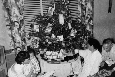 Sato family around Christmas tree (ddr-ajah-6-200)