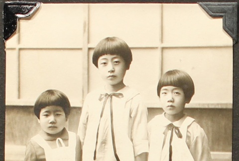 Three Nisei girls (ddr-densho-259-373)