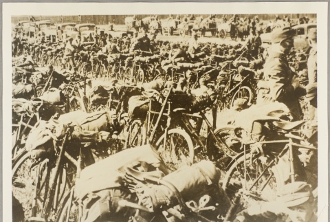 Finnish soldiers with bicycles and equipment (ddr-njpa-13-1022)