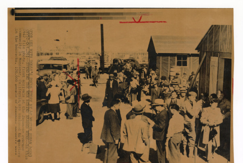First arrivals at Manzanar (ddr-csujad-52-19)