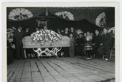 Mourners at Okamoto's funeral (ddr-densho-37-2148)