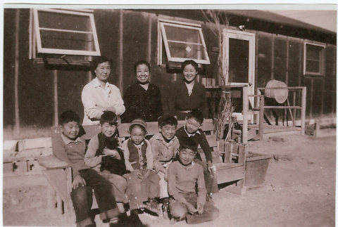 Group of women and children at Topaz (ddr-densho-539-5)