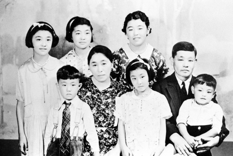Family photograph (ddr-densho-76-3)