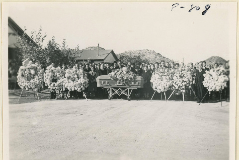 Mourners at Hashimoto funeral (ddr-densho-37-1802)