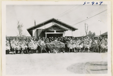 Mourners at Teramura's funeral (ddr-densho-37-1848)