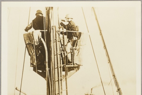 German sailors in a crow's nest and a gun turret (ddr-njpa-13-976)