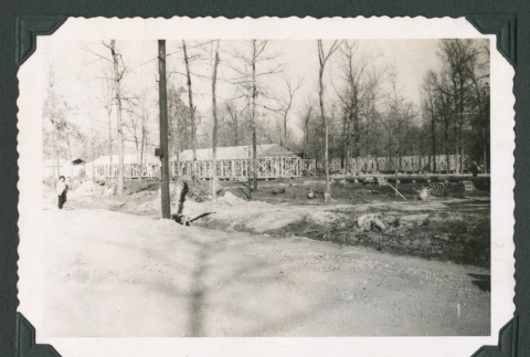 Barracks under construction (ddr-densho-471-16)