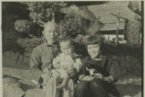 Yoshioka family (ddr-densho-357-659)