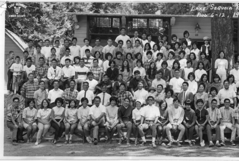 Group photograph of the Lake Sequoia Retreat campers, 1966 (ddr-densho-336-129)
