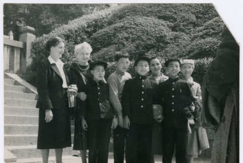 Tourists with Local Students (ddr-ohs-1-126)