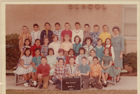 Class photo (ddr-densho-522-624)