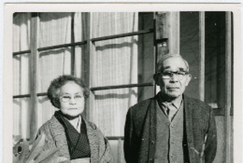 Japanese American couple (ddr-densho-26-276)