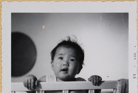 Leslie Shiomi in a crib (ddr-densho-522-370)