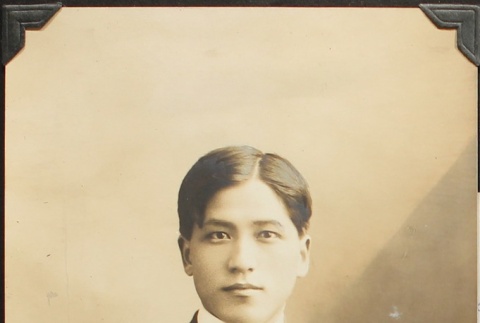 Portrait of Nikkei man in a suit (ddr-densho-259-425)