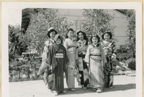 Dancers in kimonos (ddr-densho-37-1642)