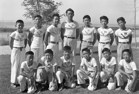 Boys sports team (ddr-fom-1-576)