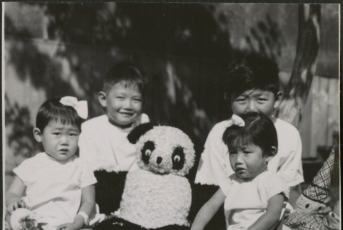Manzanar, unidentified children (ddr-densho-343-109)