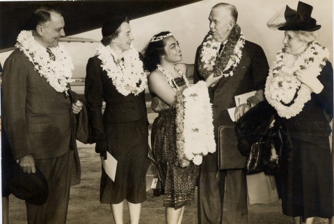 The Marshalls and Trippes arriving in Hawai'i (ddr-njpa-1-977)