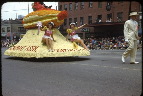 Portland Rose Festival Parade- float 51 