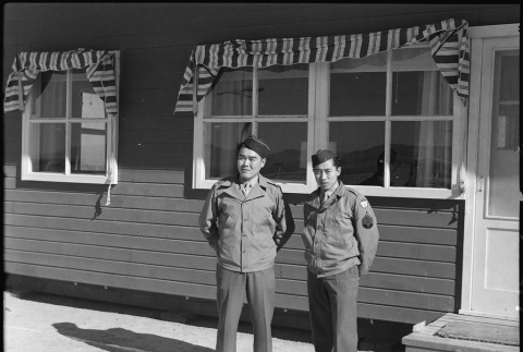 Japanese American soldiers on furlough (ddr-densho-37-568)