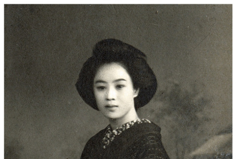 Portrait of a woman in kimono (ddr-densho-494-42)