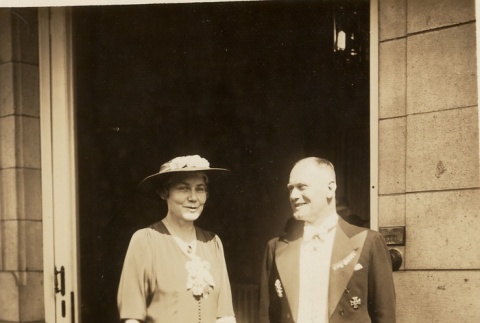 Eugen Ott standing with his wife (ddr-njpa-1-1008)