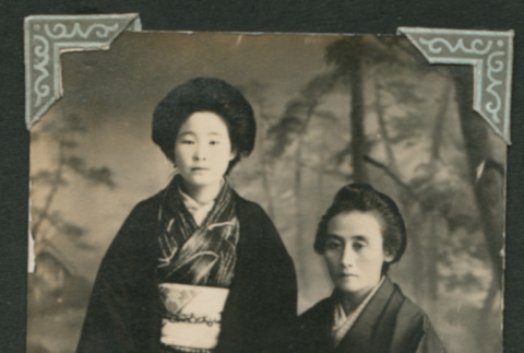 Women in kimonos (ddr-densho-359-29)
