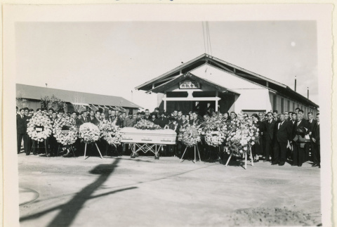 George Ikenaga's funeral (ddr-densho-37-1335)