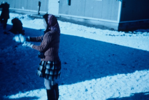 Japanese Americans in the snow (ddr-densho-160-18)