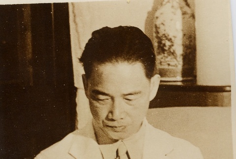Wang Jingwei preparing to give a speech (ddr-njpa-1-1064)