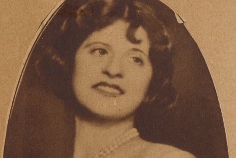 A woman posing (ddr-njpa-1-808)
