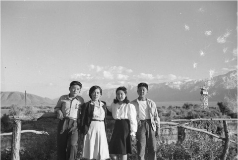 Group of Japanese Americans (ddr-densho-153-284)