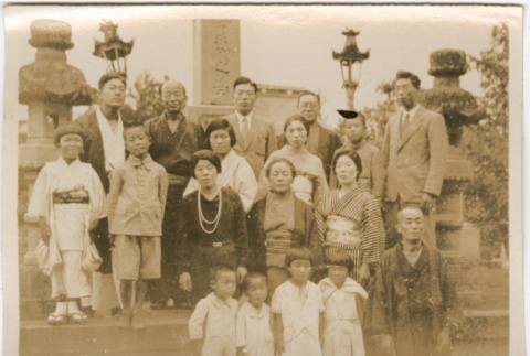 Large family group portrait (ddr-densho-426-1542)