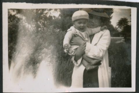 Photo of a woman and child (ddr-densho-483-781)