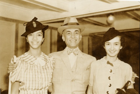 Manuel Quezon and two of his daughters (ddr-njpa-1-1443)