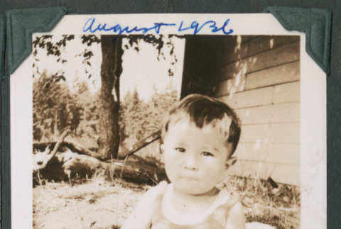 Photo of an infant (ddr-densho-483-900)