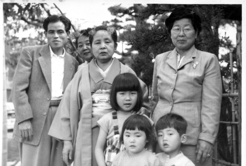 Kamie Taenaka, family reunion (ddr-csujad-25-173)