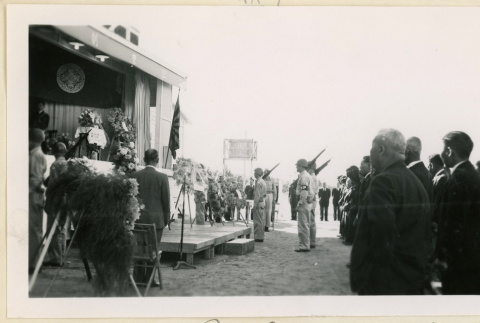 Memorial service for soldiers (ddr-densho-37-1785)