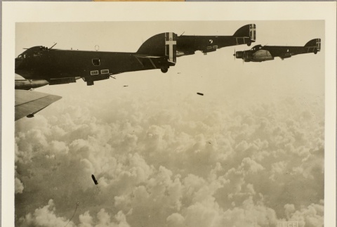 Italian planes dropping bombs (ddr-njpa-13-788)