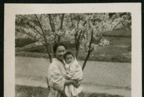 Woman and child (ddr-densho-359-897)
