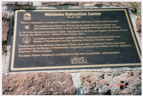 Photo of the Minidoka visitor plaque - organization contributions (ddr-densho-483-19)