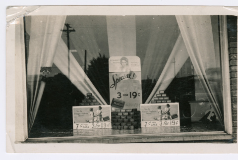 Store window display (ddr-densho-480-110)