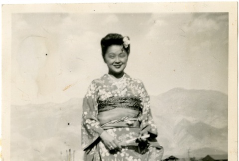 Woman wearing a kimono (ddr-manz-6-22)