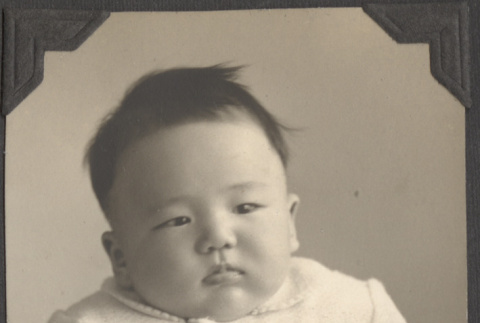 Portrait of a baby (ddr-densho-432-177)