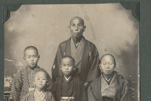 Wakaichi Ohashi with family (ddr-densho-442-93)