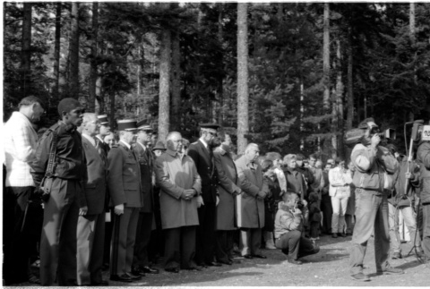 Outdoor gathering (ddr-densho-1007-1285)