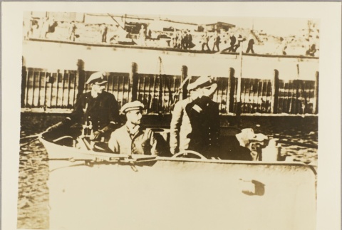 Photograph of Kriegsmarine officers and sailors (ddr-njpa-13-934)