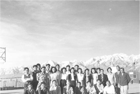 Group of Japanese Americans (ddr-densho-153-300)