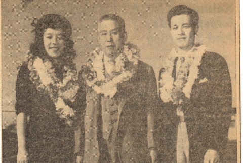 Clipping photograph of Utashito Nakashima, his daughter and a koto player (ddr-njpa-4-1322)